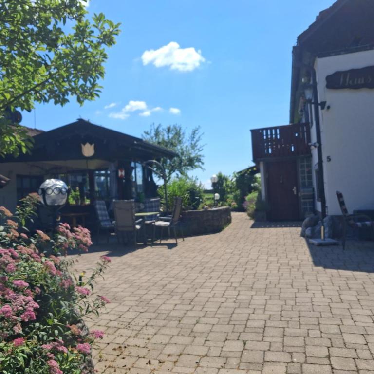 Haus Biggi - Ferienwohnung Pfänder - Deluxe-Apartment mit 2 Schlafzimmern und Gartenblick - 2
