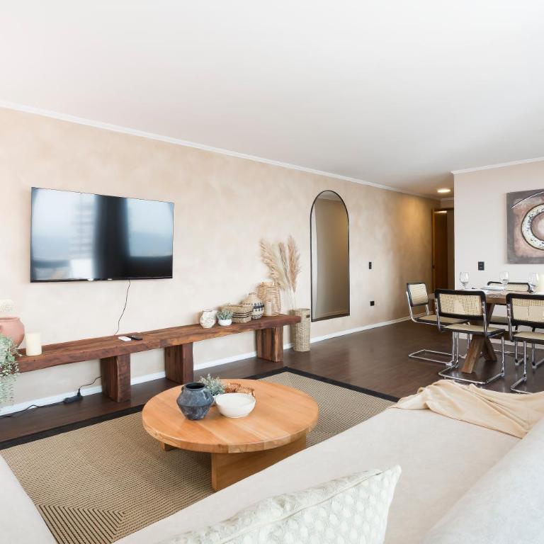 Cómodo depto familiar con aire acondicionado, frente al Parque Arauco - Apartamento - 11