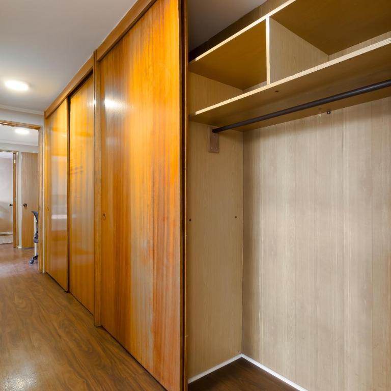Cómodo depto familiar con aire acondicionado, frente al Parque Arauco - Apartamento - 15