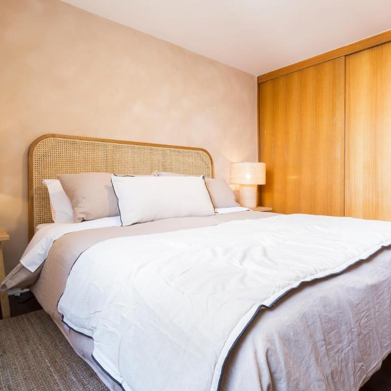 Cómodo depto familiar con aire acondicionado, frente al Parque Arauco - Apartamento - 21