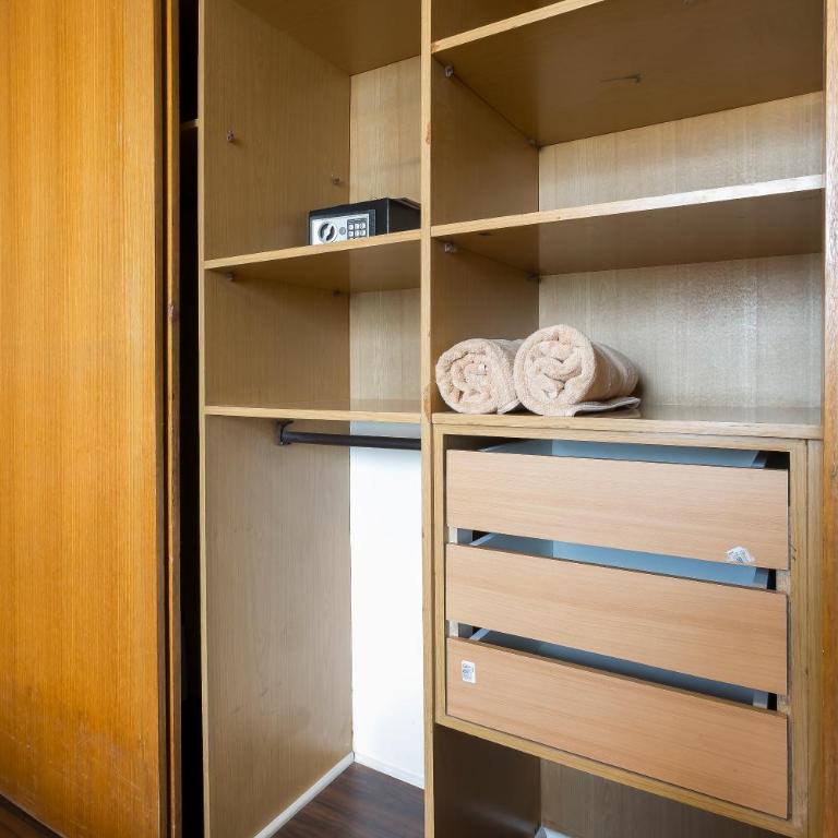 Cómodo depto familiar con aire acondicionado, frente al Parque Arauco - Apartamento - 31