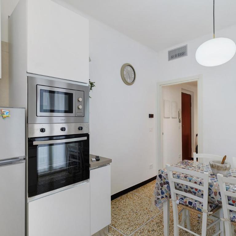 Casa Antonio - Appartamento Deluxe con 2 Camere da Letto e Balcone - 8
