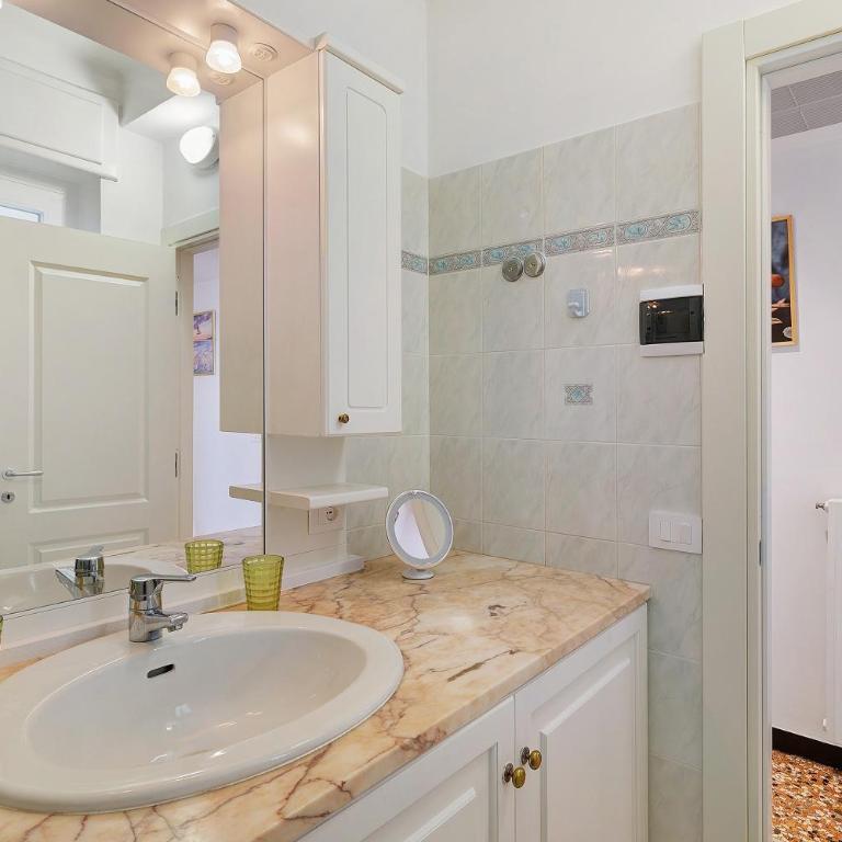 Casa Antonio - Appartamento Deluxe con 2 Camere da Letto e Balcone - 14