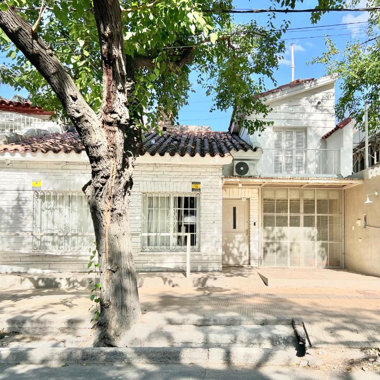 Gran casa privada en Mendoza centro hasta 15 personas - Three-Bedroom House - 3