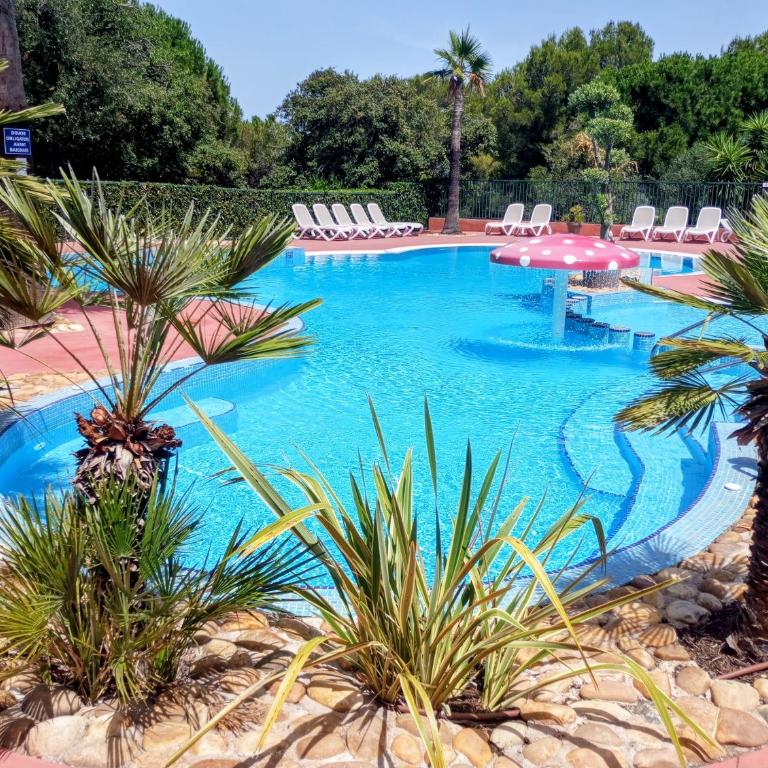 EXCLUSIVE fin AOUT Chalet Cosy Agde 6 pers, clim, piscine, Pinède, parking, calme Méditerranée - Chalet 2 Chambres - 1