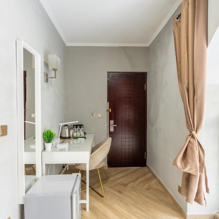 Giusi Rooms - Aetheria Esquilinus Guesthouse - Camera Tripla Comfort con Doccia - 27