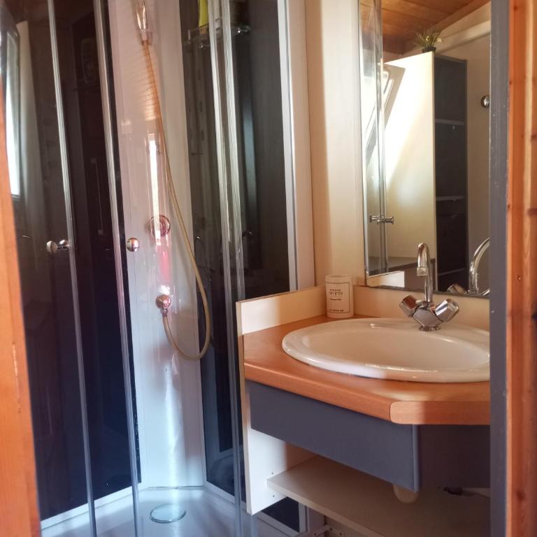 EXCLUSIVE fin AOUT Chalet Cosy Agde 6 pers, clim, piscine, Pinède, parking, calme Méditerranée - Chalet 2 Chambres - 28