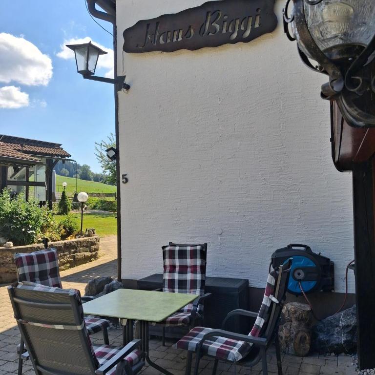 Haus Biggi - Ferienwohnung Pfänder - Deluxe-Apartment mit 2 Schlafzimmern und Gartenblick - 26