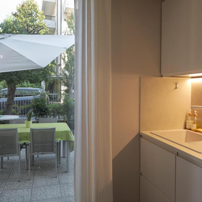 Nuovo appartamento moderno con parcheggio, a 200m dal mare, aria condizionata - Deluxe Two-Bedroom Apartment with Garden View - 30