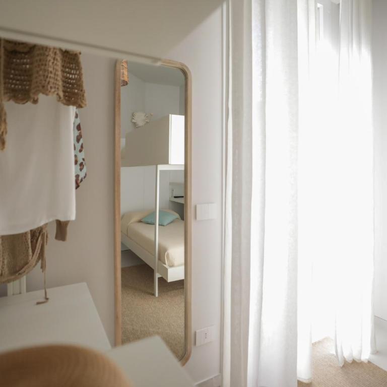Nuovo appartamento moderno con parcheggio, a 200m dal mare, aria condizionata - Deluxe Two-Bedroom Apartment with Garden View - 3