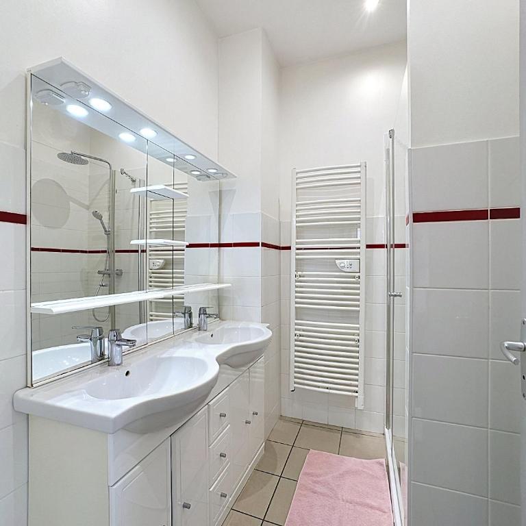 Le Cours Langlet A - Two-Bedroom Apartment - 6
