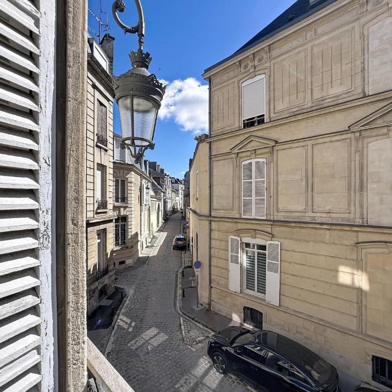 Le Cours Langlet A - Two-Bedroom Apartment - 8