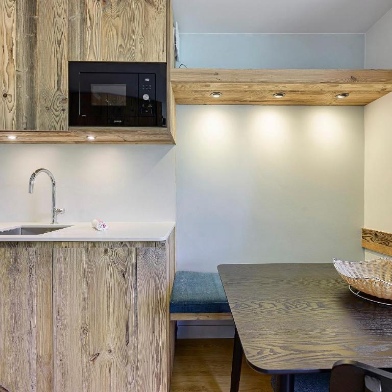 Appartement Le Panorama Des Pistes - Superior Apartment mit 1 Schlafzimmer und Balkon - 12