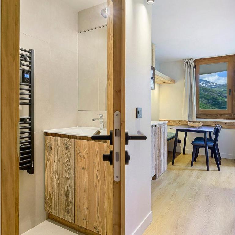 Appartement Le Panorama Des Pistes - Superior Apartment mit 1 Schlafzimmer und Balkon - 18