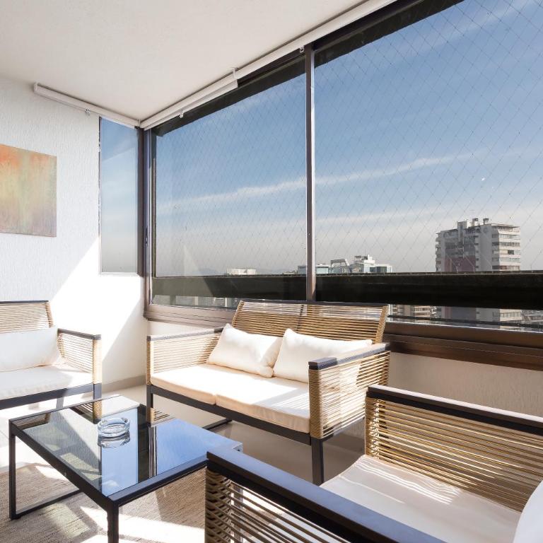 Amplio depto Familiar con aire acondicionado, frente al Parque Arauco - Apartment - 37