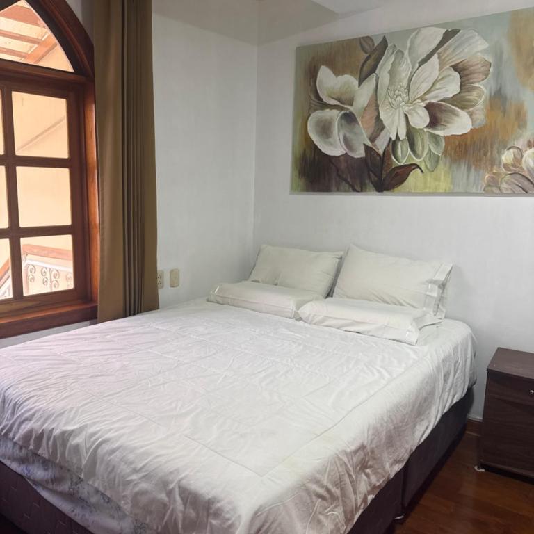 The House - King Room - 16