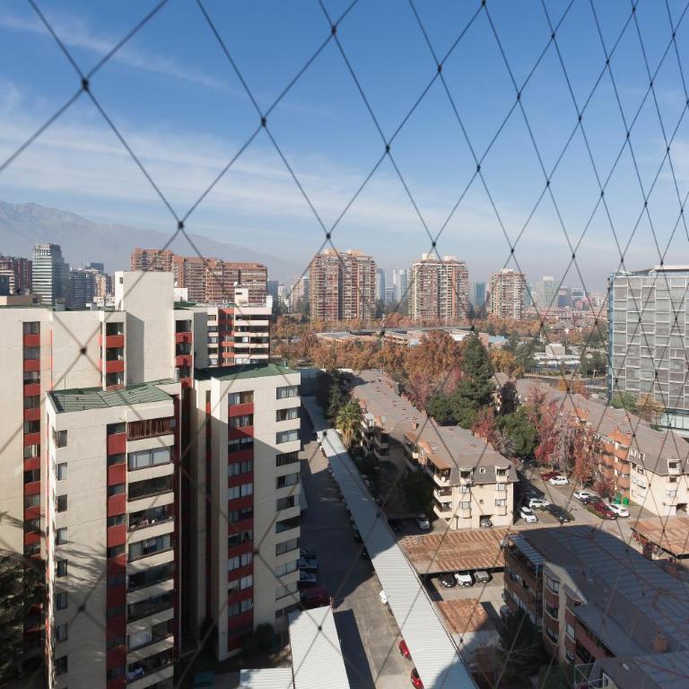 Amplio depto Familiar con aire acondicionado, frente al Parque Arauco - Apartment - 43