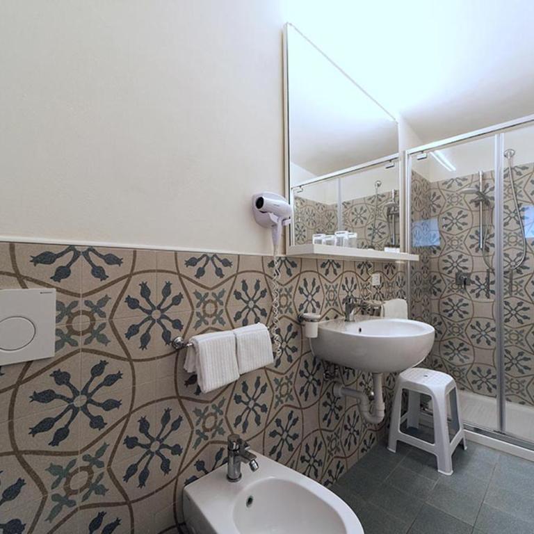 Hotel Fabricia - Camera Familiare - 10