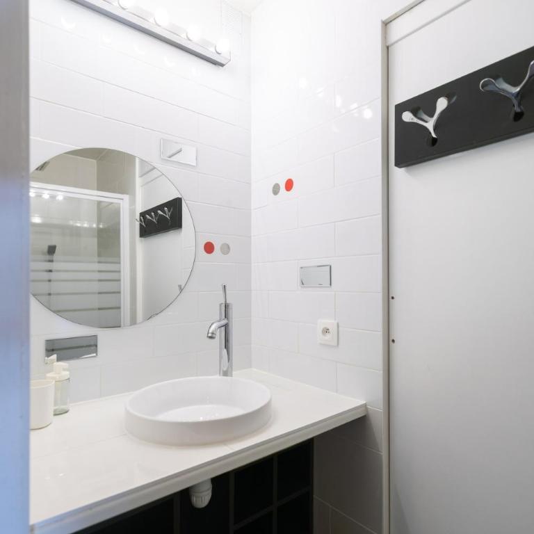 Villa with pool, 5 minutes from the lake - Villa - 9