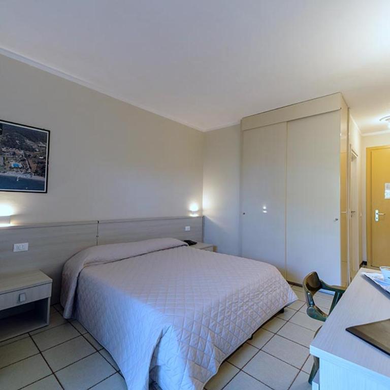 Hotel Fabricia - Camera Tripla - 12