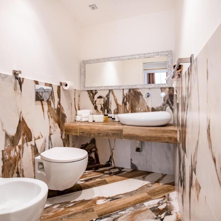 Suite Antonino with Jacuzzi - Camera Queen Standard - 4