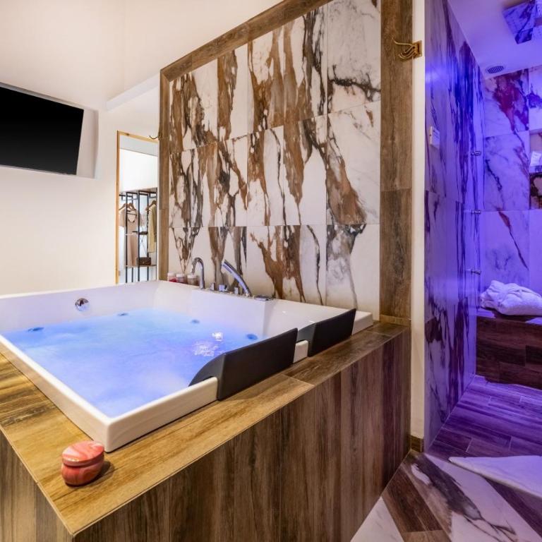Suite Antonino with Jacuzzi - Camera Queen Standard - 2