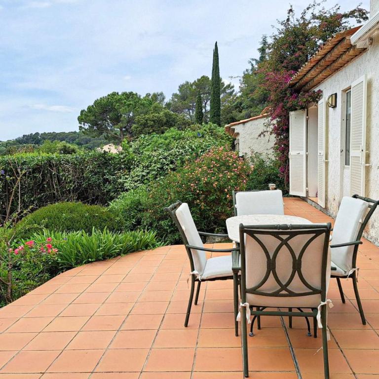 Maison Golf Piscine privée Jardin CLIM Terrasse Sécurisé - BENAKEY - Maison 3 Chambres - 24