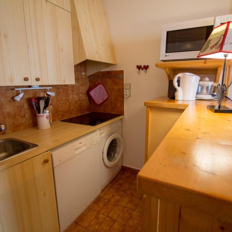 Appartement cosy proche pistes avec balcon - FR-1-688-33 - Apartamento - 10