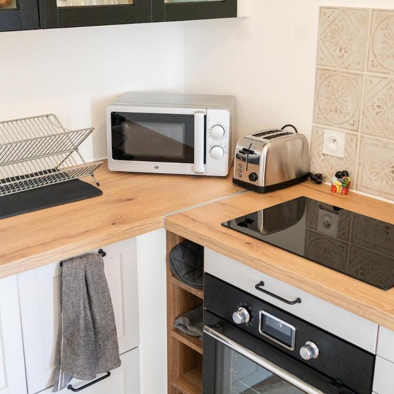 Au Cœur de Hyères Centre-Ville Piéton - Two-Bedroom Apartment - 2