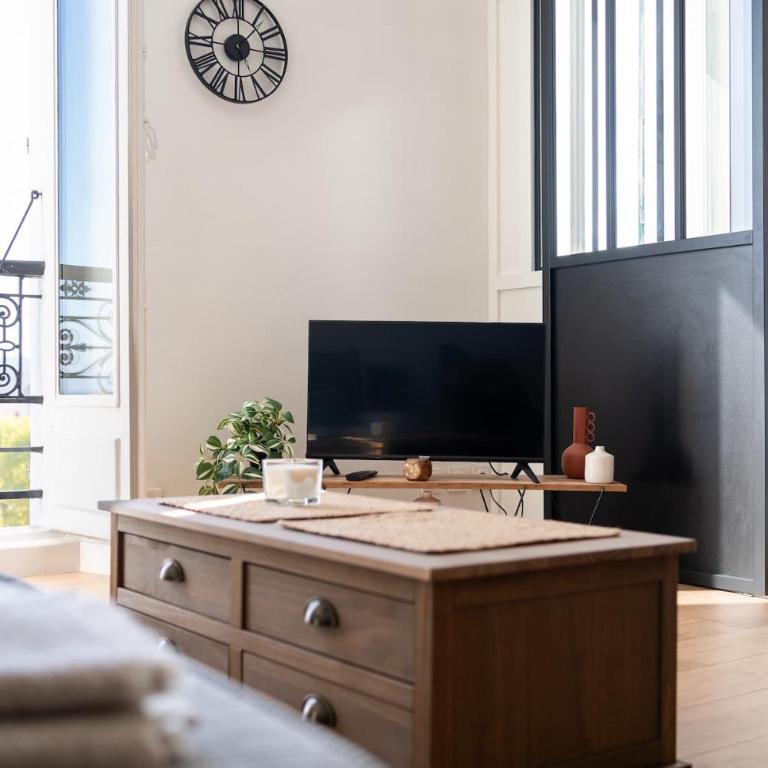 Au Cœur de Hyères Centre-Ville Piéton - Two-Bedroom Apartment - 9