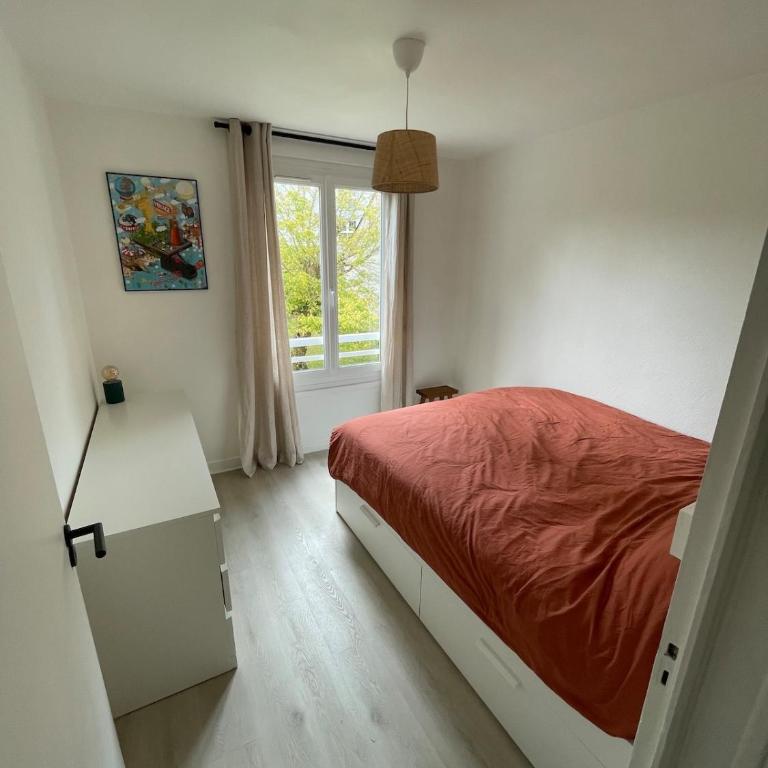 Cozy and bright apartment with private parking - One-Bedroom Apartment with Garden View - 5