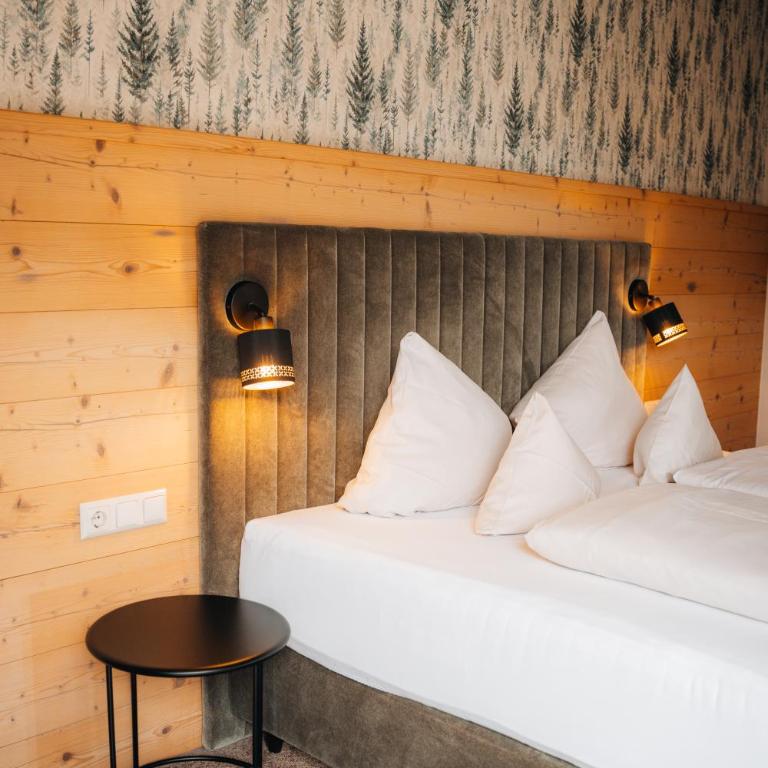 Alpinresort Stubaierhof 4S - Familiensuite mit Balkon - 1