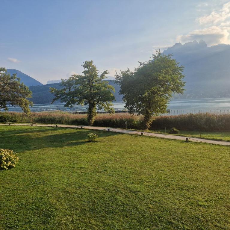 Belle maison de famille au bord du lac d'Annecy - Villa - 7