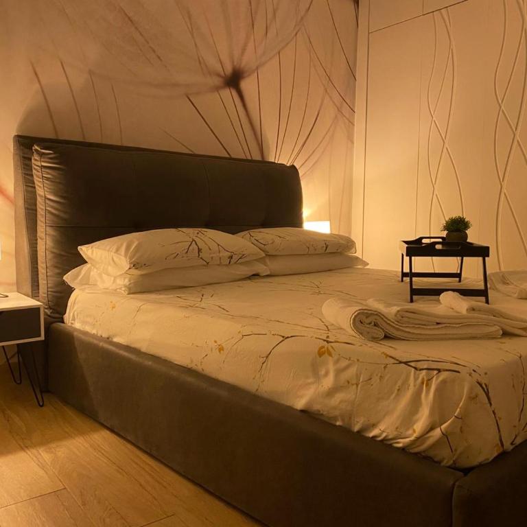 Urban Chic Suite Toledo - Camera Matrimoniale Deluxe con Balcone - 10