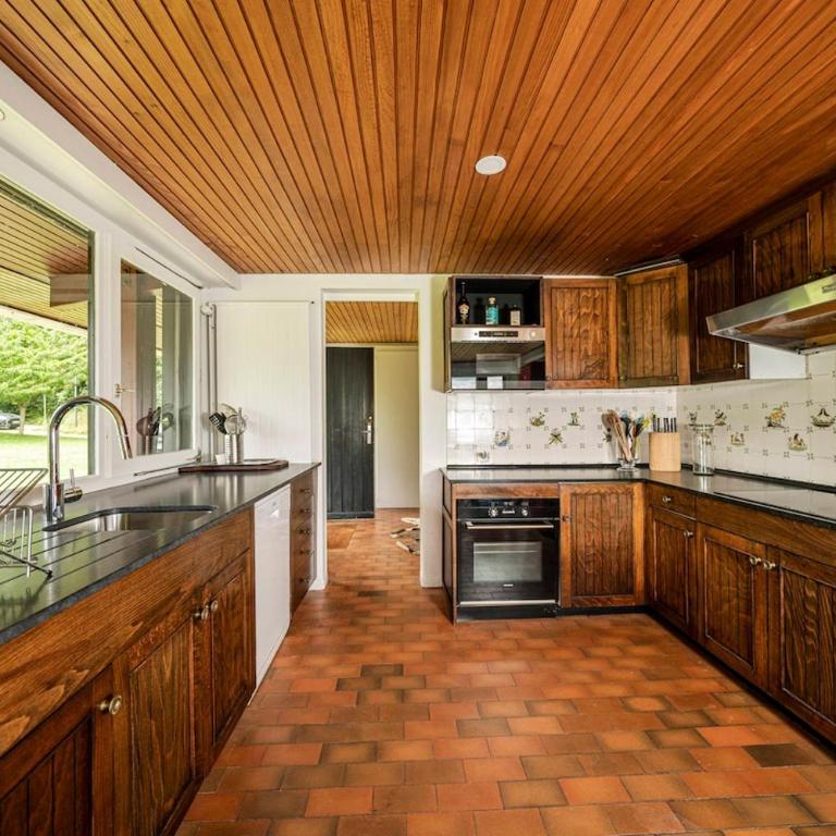 Grande propriété pieds dans l'eau avec piscine - Maison 4 Chambres - 32