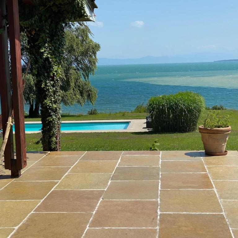 Grande propriété pieds dans l'eau avec piscine - Maison 4 Chambres - 52