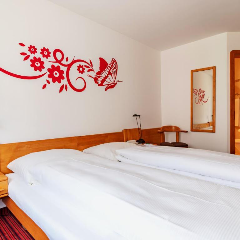 Typically Swiss Hotel Altana - Standard Doppelzimmer - 4