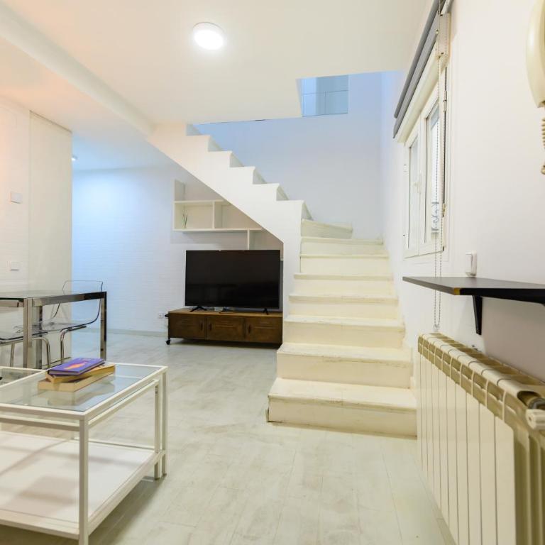 PRA100C - Piso de 2 dormitorios y 2 baños en el centro de Madrid - Alquiler temporal - Apartamento de 2 dormitorios - 24