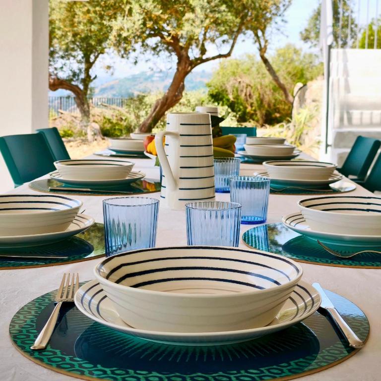 Villa Dequinz Luxury Retreat & Private Infinity Pool - Villa - 2