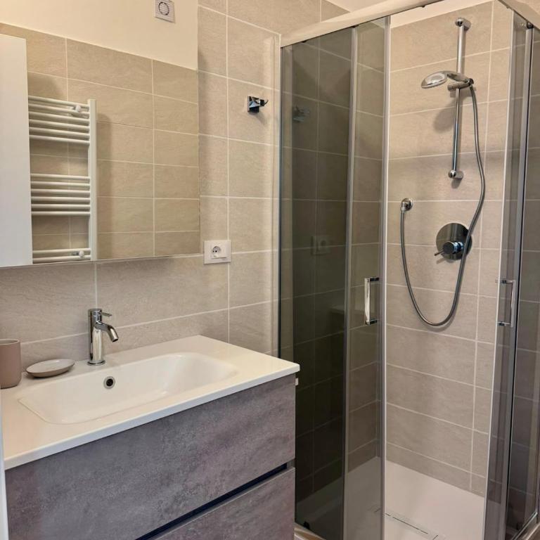 New Era Apartment Milano - Three-Bedroom Apartment - 12