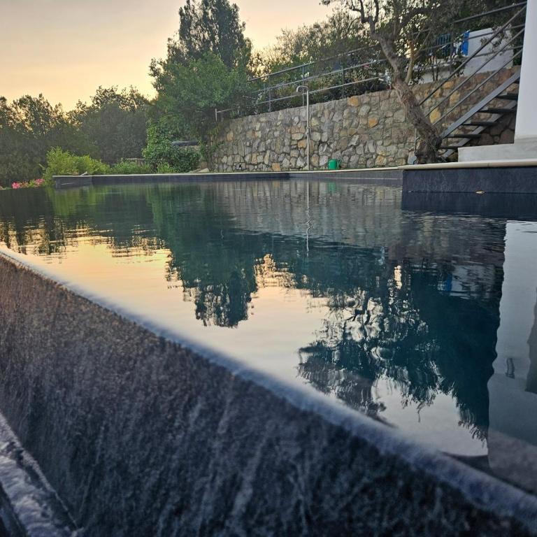 Villa Dequinz Luxury Retreat & Private Infinity Pool - Villa - 7