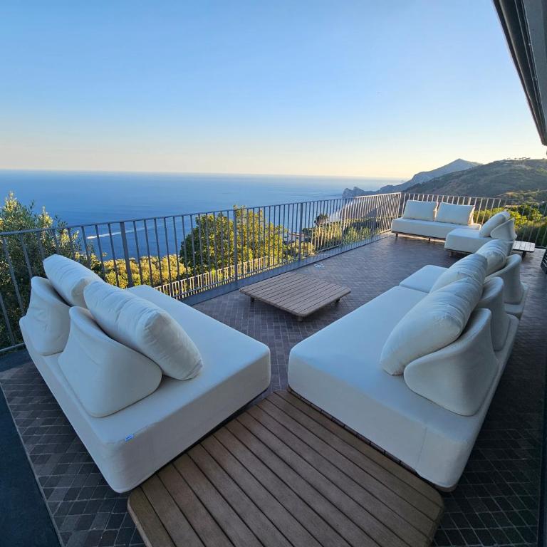 Villa Dequinz Luxury Retreat & Private Infinity Pool - Villa - 3