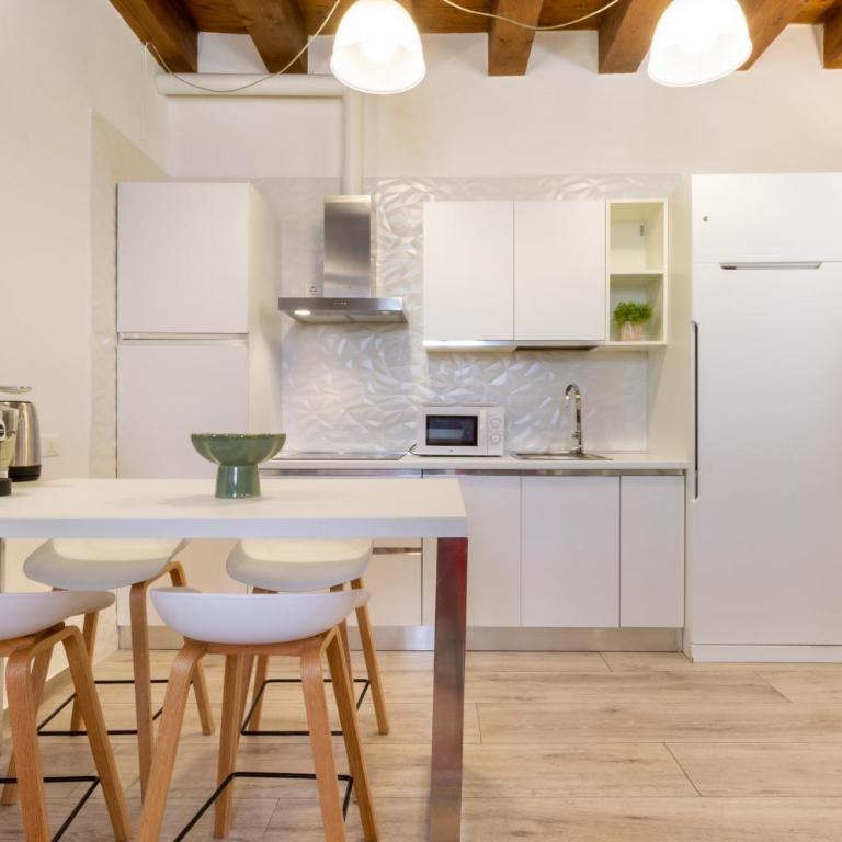 Martini Castello Boutique Apartments - Historic Center & Lift - Monolocale Deluxe - 8