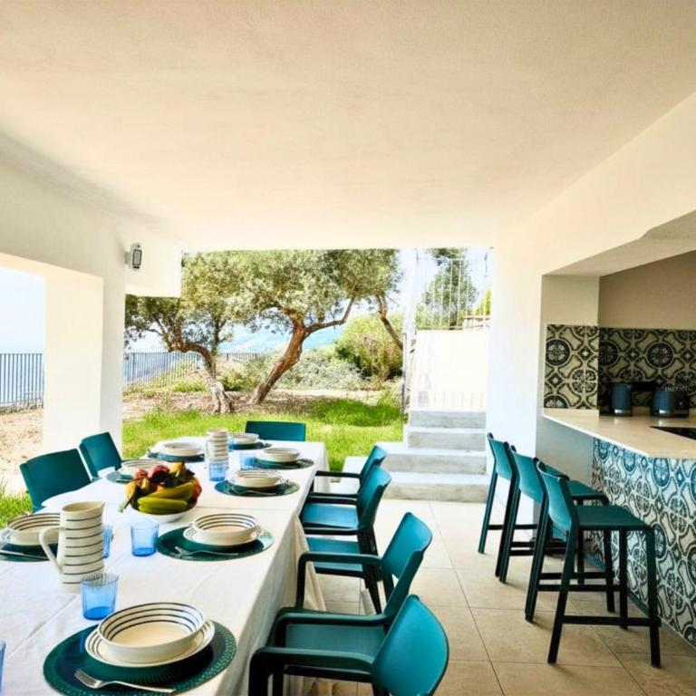 Villa Dequinz Luxury Retreat & Private Infinity Pool - Villa - 10