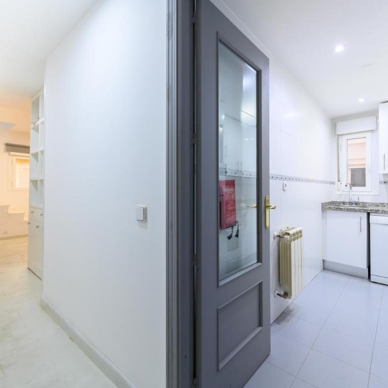 PRA100C - Piso de 2 dormitorios y 2 baños en el centro de Madrid - Alquiler temporal - Apartamento de 2 dormitorios - 20