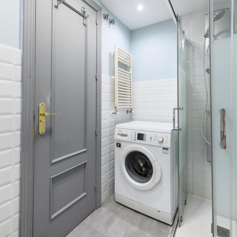 PRA100C - Piso de 2 dormitorios y 2 baños en el centro de Madrid - Alquiler temporal - Apartamento de 2 dormitorios - 40