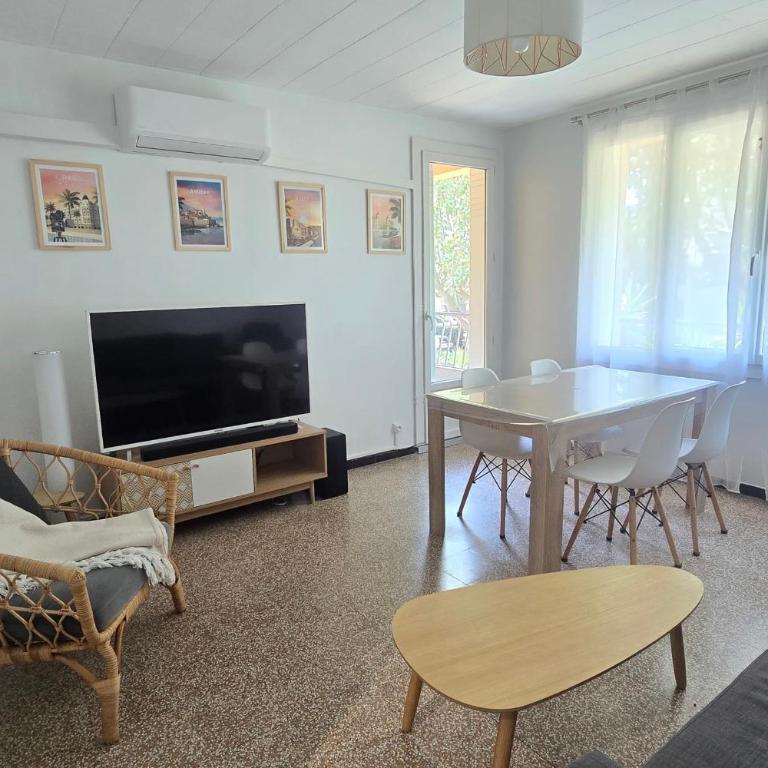 Apartment in Fréjus near the beach with balcony - Apartment - 3