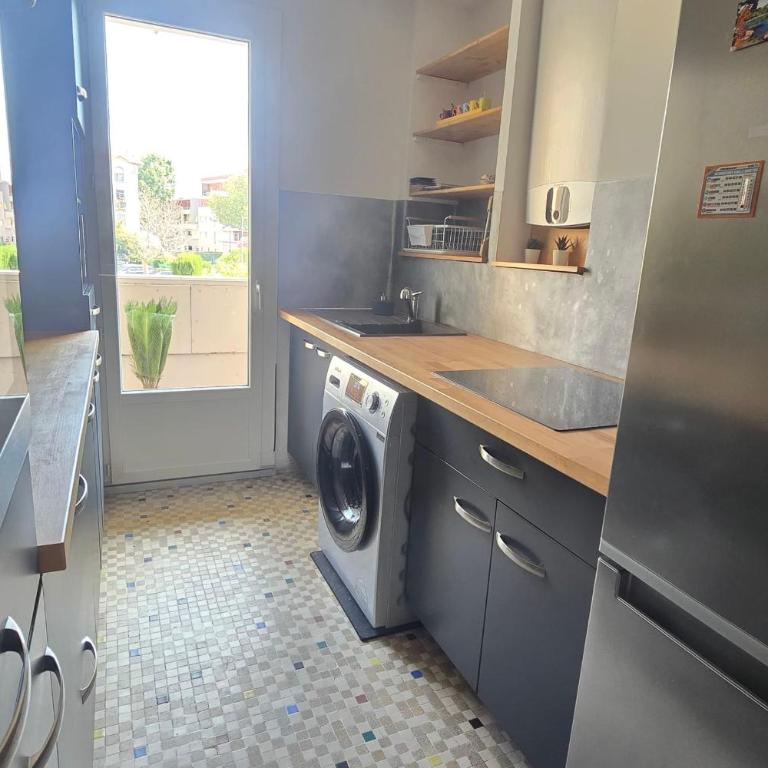 Apartment in Fréjus near the beach with balcony - Apartment - 5