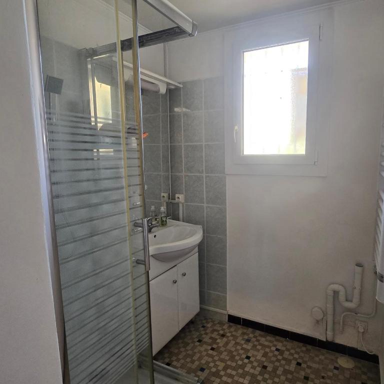Apartment in Fréjus near the beach with balcony - Apartment - 13