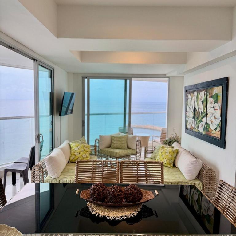 Cómodo y muy bien ubicado apartamento frente al mar - Three-Bedroom Apartment - 6